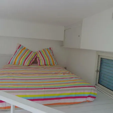 Avenue Edmond Rostand Apartment *