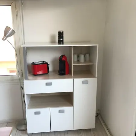 Avenue Edmond Rostand Apartment